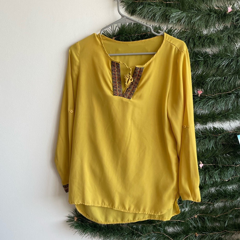 Zara blouse - v neck with detail - size medium